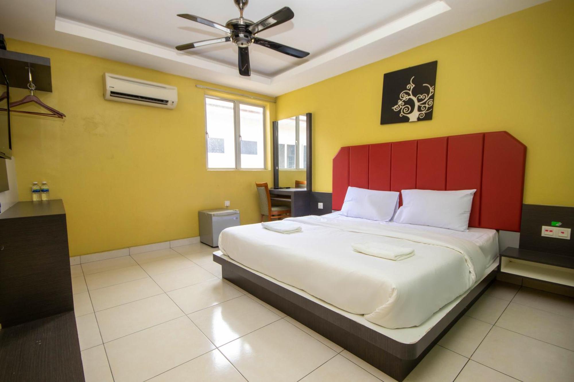 Jq Happy Lumut Hotel Екстериор снимка