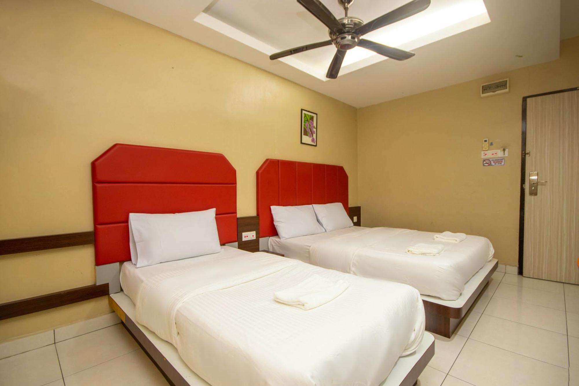 Jq Happy Lumut Hotel Екстериор снимка